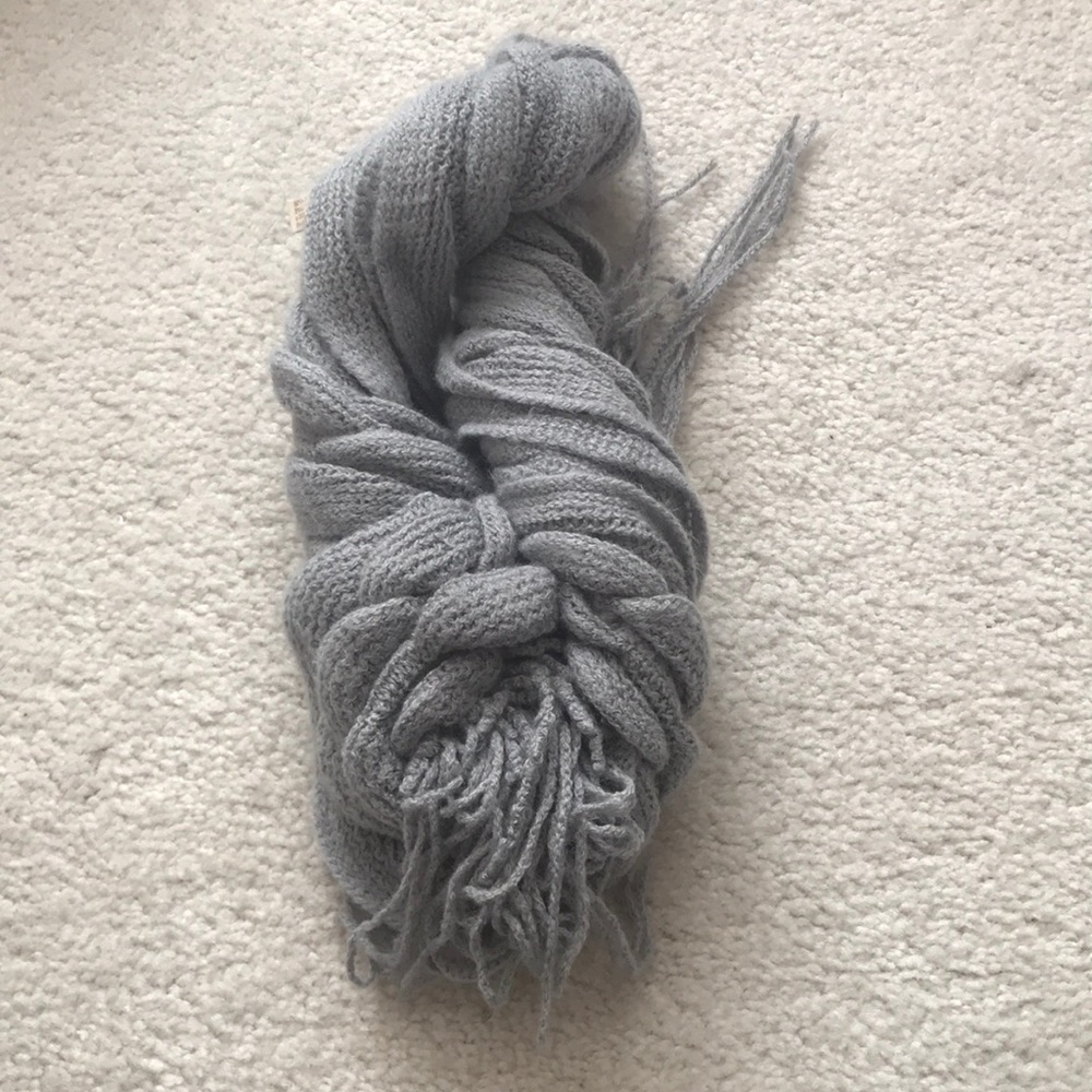 Grey Yarn Scarf with Fringe